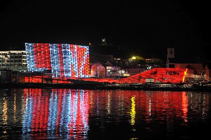 Linz, Festbeleuchtung mit Donau