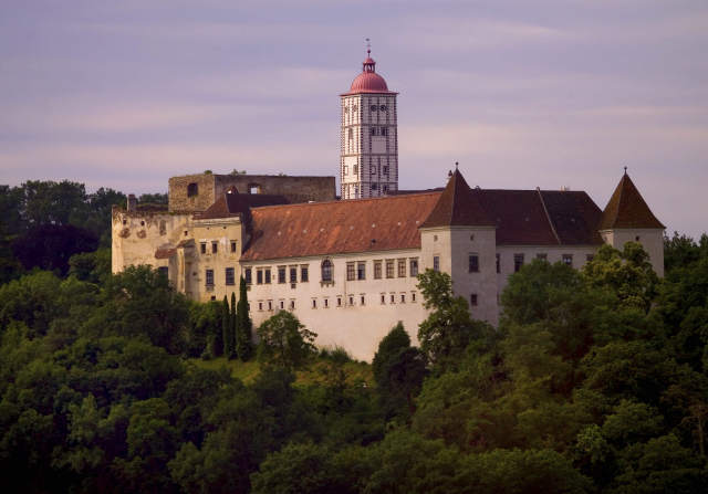 Die Schallaburg im Abendlicht